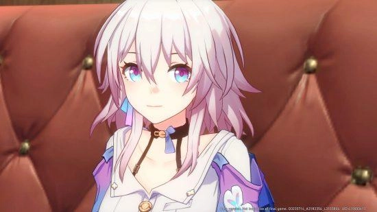 Reliques du Honkai Star Rail : 7 mars, une femme blanche aux cheveux rose pâle et aux yeux roses et bleus regardant la caméra.