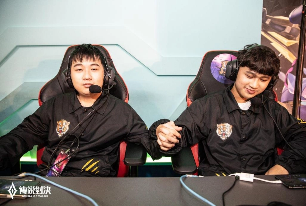 《Garena 傳說對決》ACS校園聯賽總決賽落幕 黎明企鵝創下雙冠紀錄!