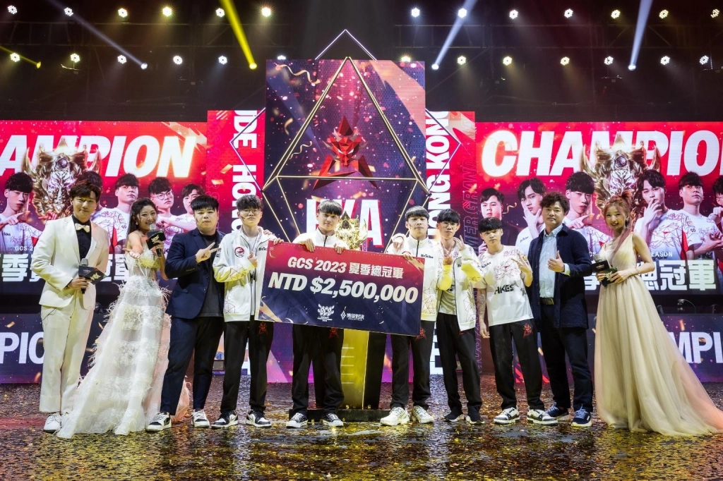 一張含有 服裝, 人員, 女人, 舞蹈 的圖片自動產生的描述