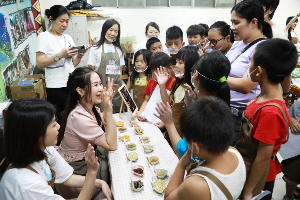 艾肯娛樂攜手博幼基金會培育未來希望, 打造『一日小當家』超真實活動體驗!